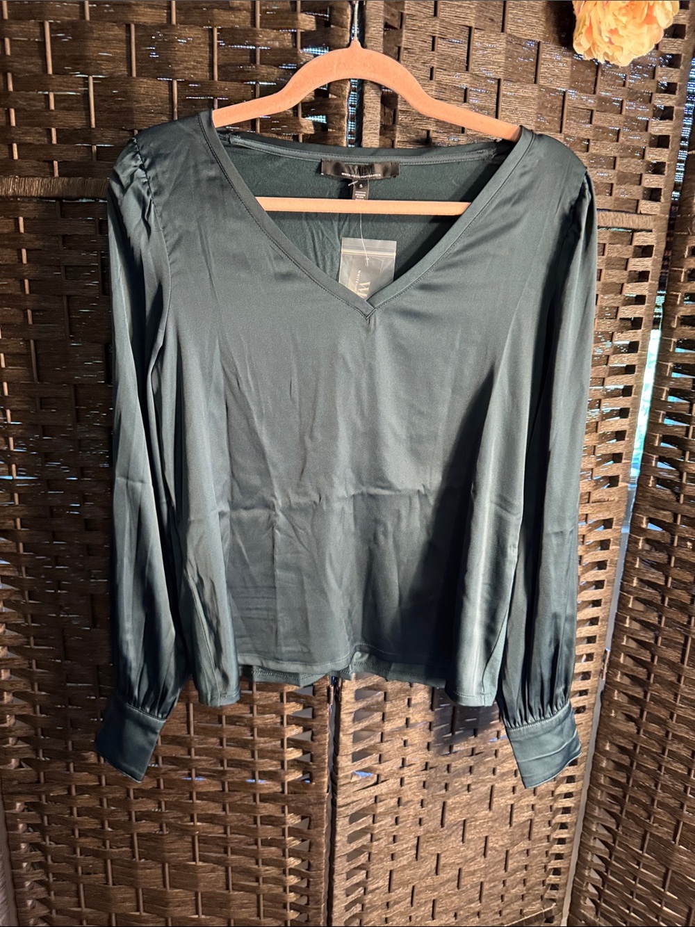 White House Black Market V-Neck Long Sleeve Satin Blouse Moonlit Garden Small